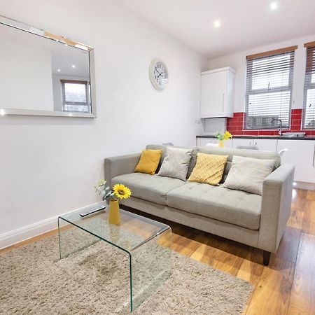 Modern Apartment Close To City Centre With Parking Leeds  Extérieur photo