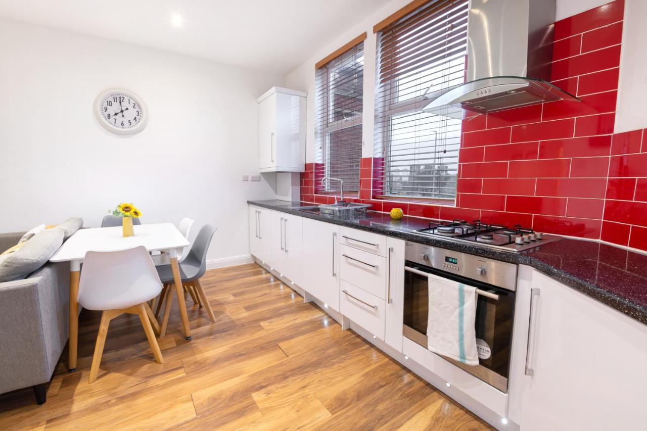 Modern Apartment Close To City Centre With Parking Leeds  Extérieur photo